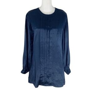 Thayer navy silk pleated front button back blouse V16